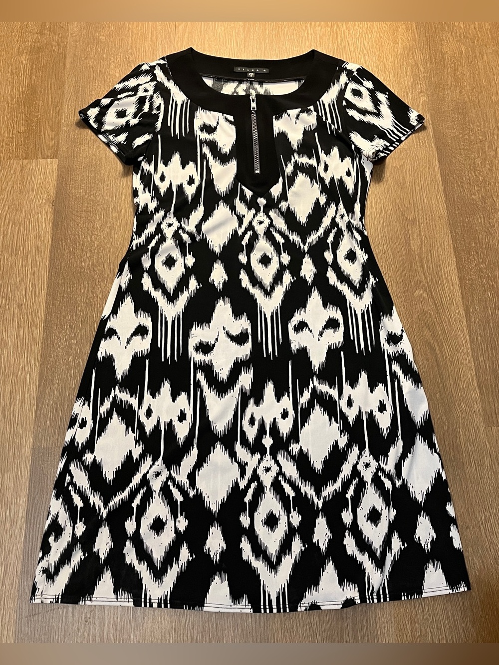 Tiana B. Black and White Ikat Zip-Front Short Sleeve Dress